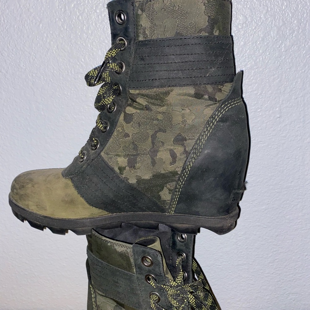 Sorel Lexie wedge boot camo, olive green